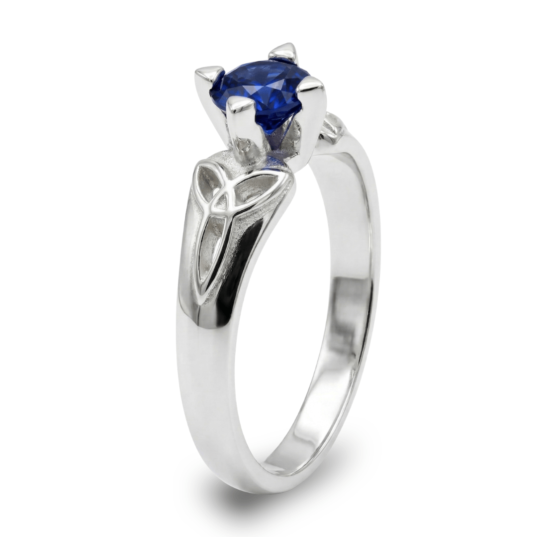 ALANA - Anel Solitário em Prata 925 com Zircônia Azul Safira