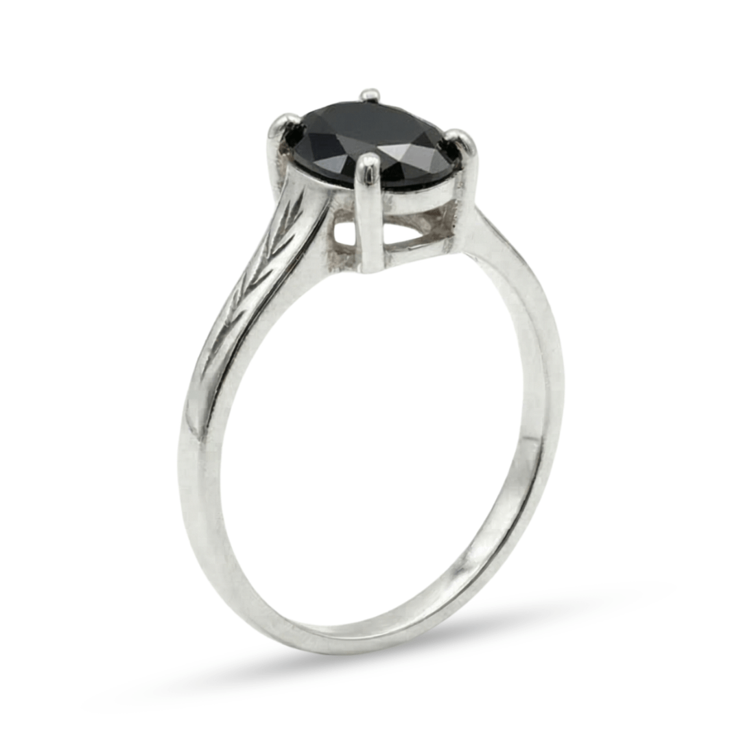 Essência - Anel Solitário Artesanal em Prata 925 com Zircônia Preta