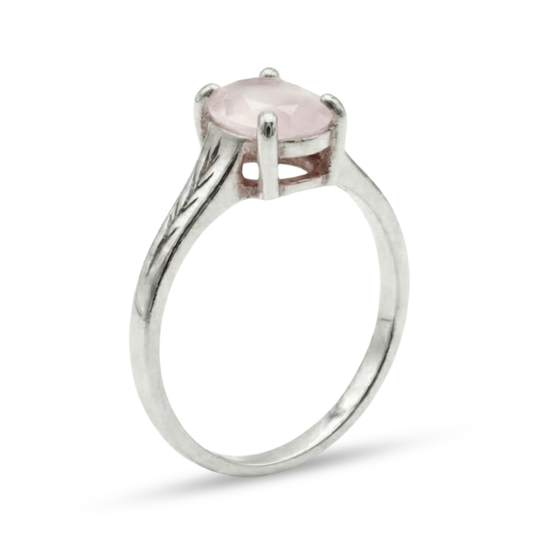 Essência - Anel Solitário Artesanal em Prata 925 com Zircônia Rosa Leitosa