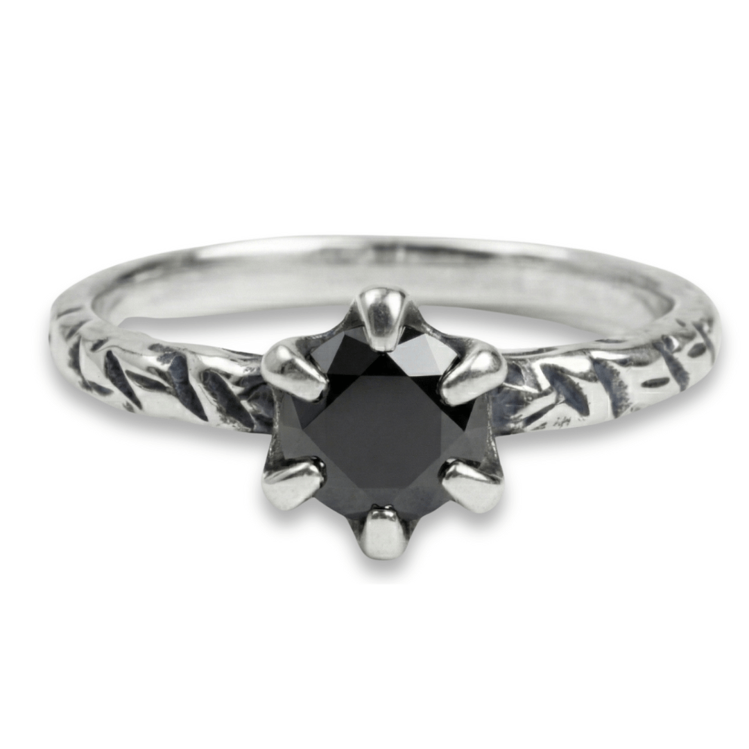 HELGA — Anel Solitário em Prata 925 com Zircônia Preta