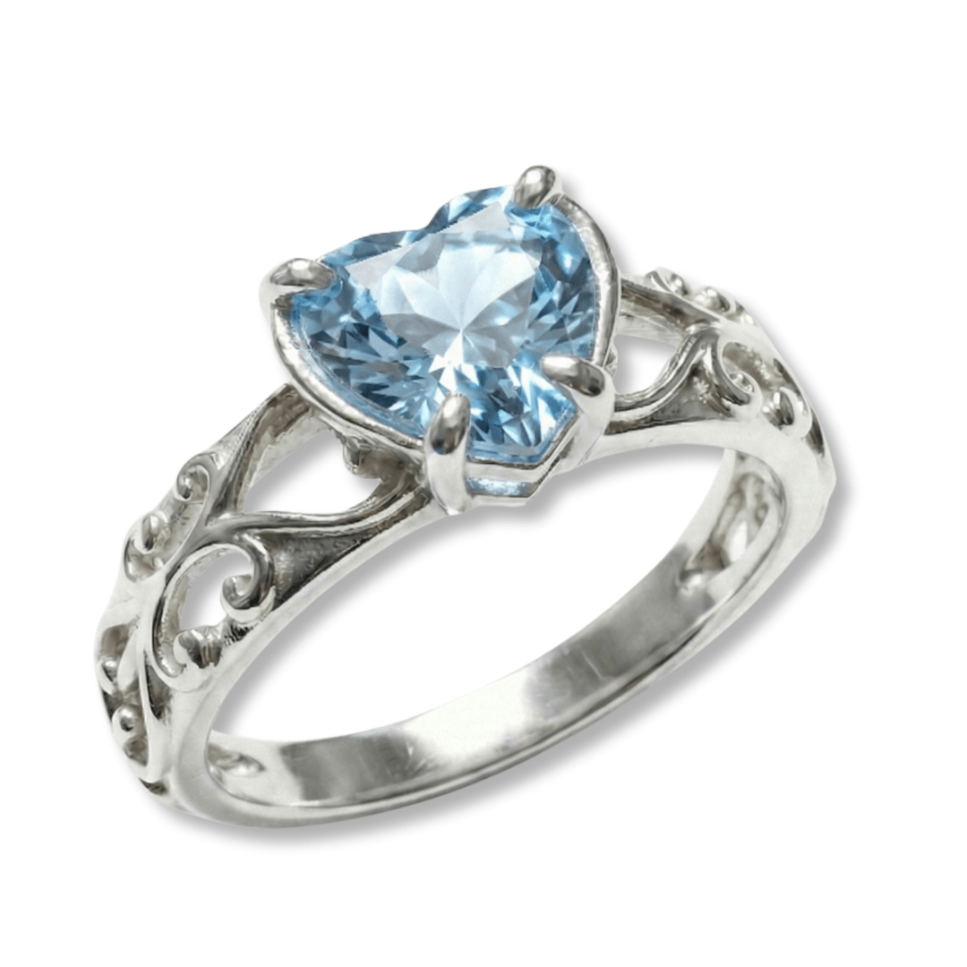 Solitário Sky – Anel em Prata 925 com Zircônia Coração Azul Claro