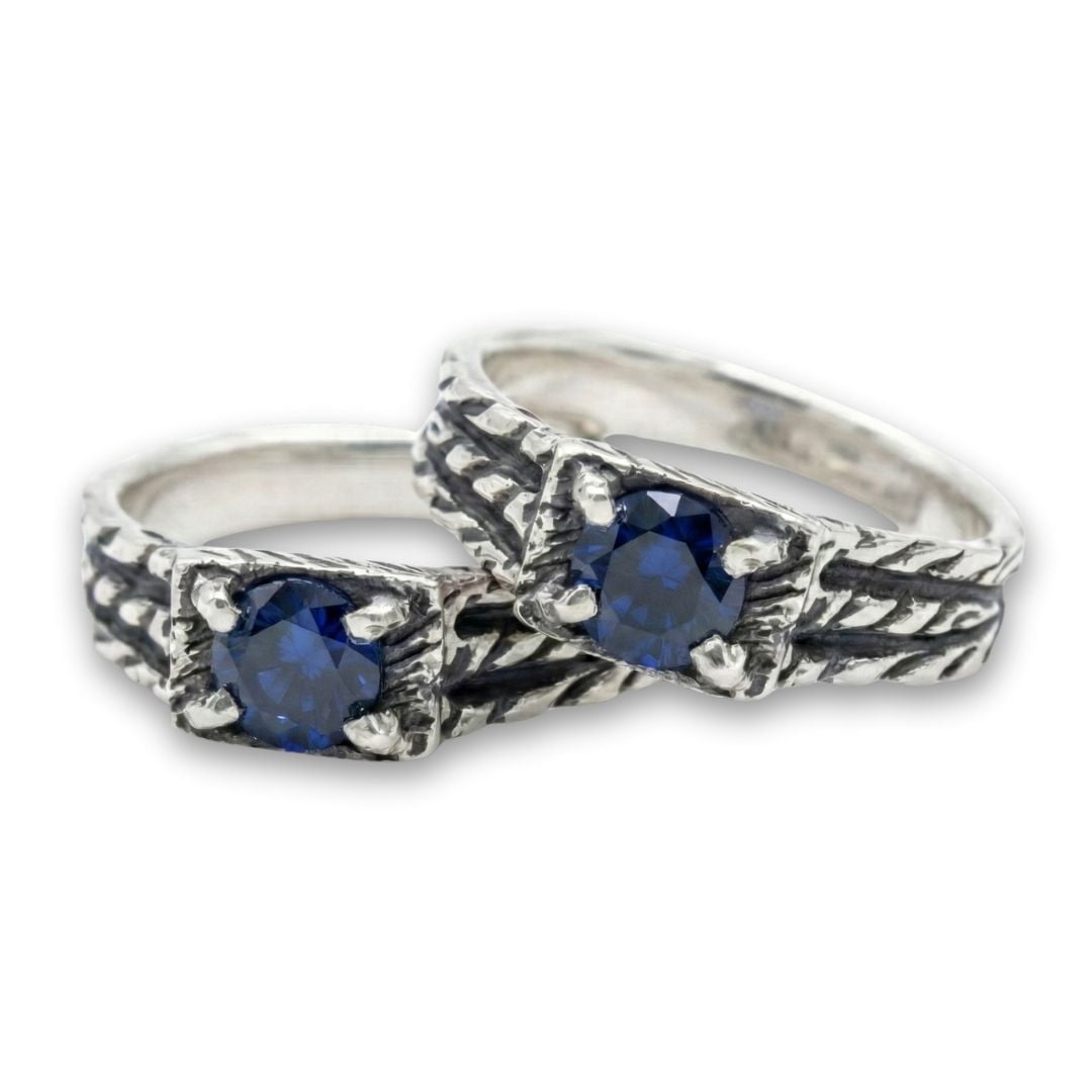 BONNY — Par de Alianças em Prata 925 com Zircônia Azul Marinho