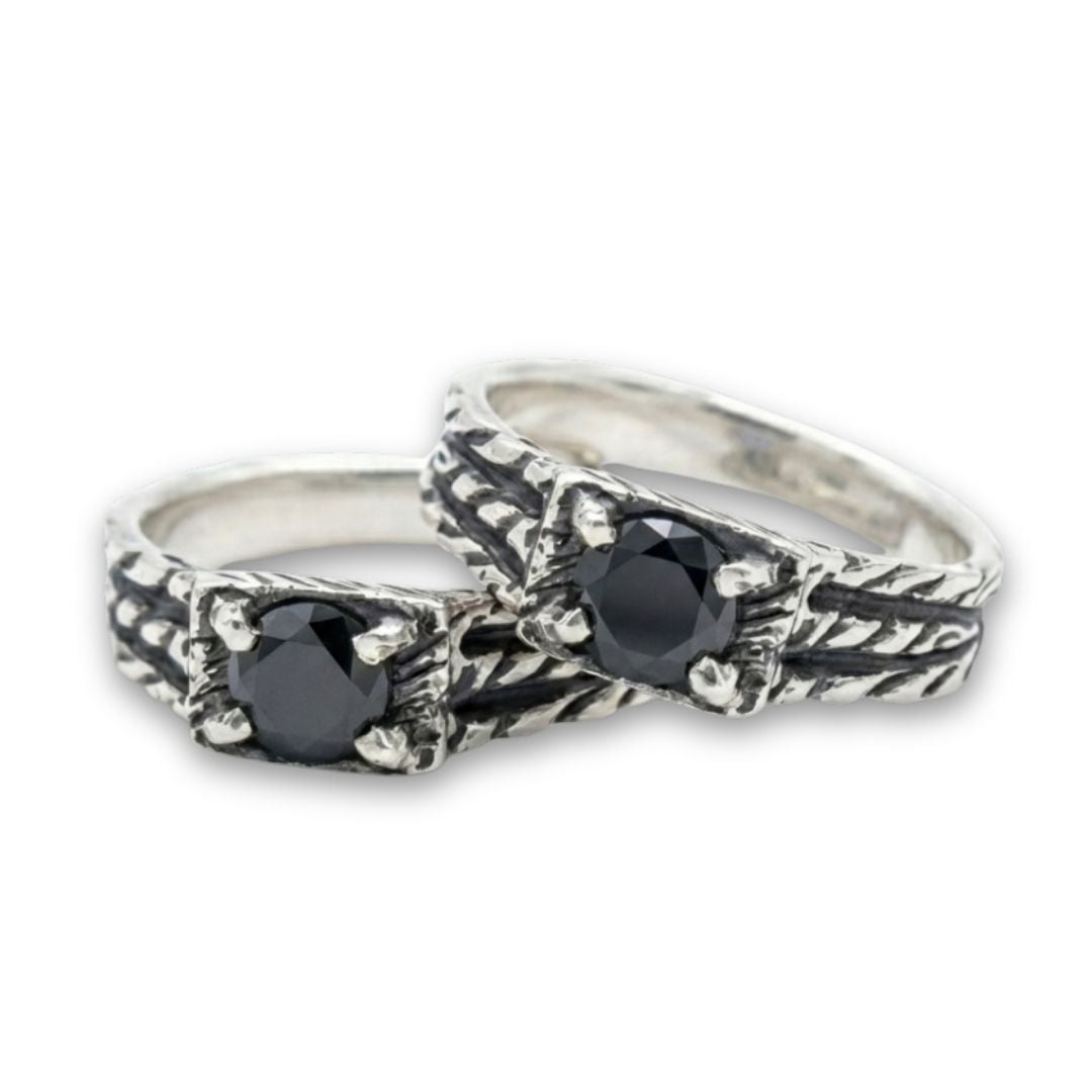 BONNY – Par de Alianças em Prata 925 com Zircônia Preta