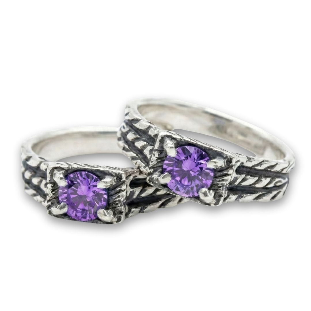 BONNY — Par de Alianças em Prata 925 com Zircônia Roxa