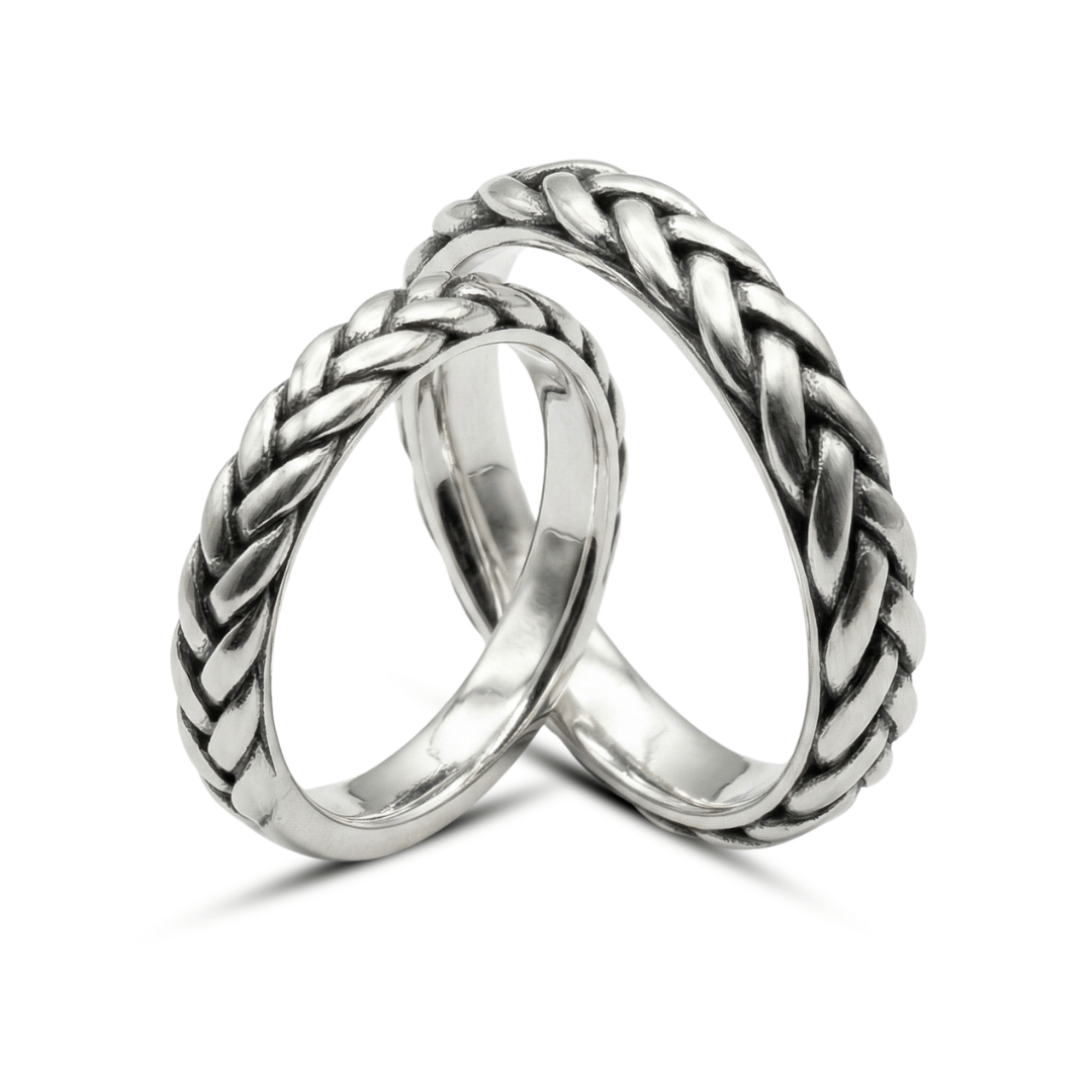 Par de Alianças Trançadas Artesanais em Prata 925 com Oxidação – Modelo Lume