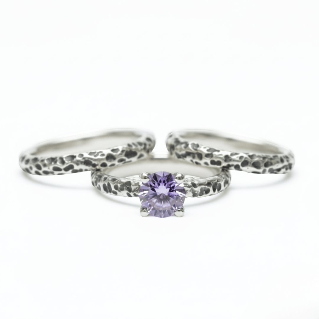 LUNAR KIT – PAR DE ALIANÇAS (SOLITÁRIO + ANEL LUNAR) EM PRATA 925 COM ZIRCÔNIA ROXA