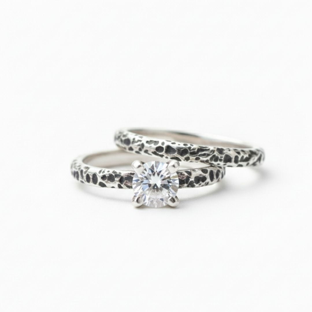 LUNAR – Par de Alianças (Solitário + Anel Lunar) em Prata 925 com Zircônia Branca