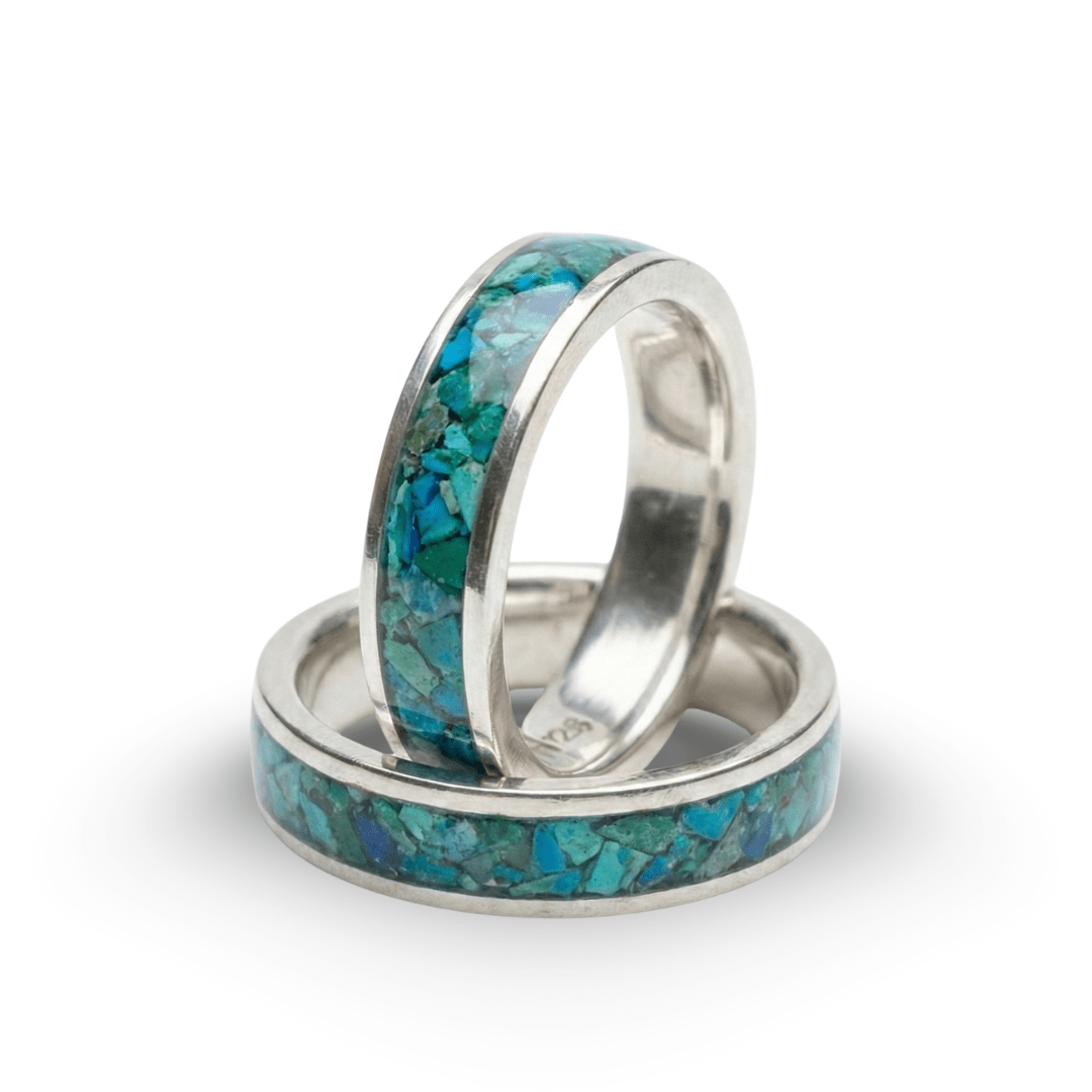 Mosaico – Par de Alianças em Prata 925 com Mosaico de Pedra Natural Crisocola