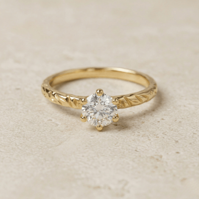 HELGA — Anel Solitário em Ouro Amarelo 14K com Zircônia Branca