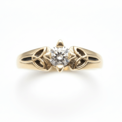 ALANA – ANEL SOLITÁRIO EM OURO AMARELO 18K COM ZIRCÔNIA BRANCA