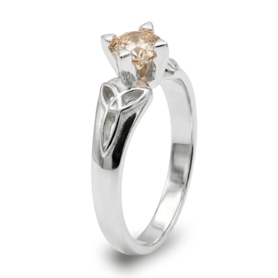 ALANA - Anel Solitário em Prata 925 com Zircônia Champagne