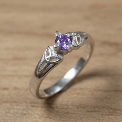 ALANA - Anel Solitário em Prata 925 com Zircônia Roxa