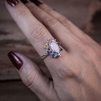 ANEL CROWN QUARTZO ROSA E ZIRCÔNIAS COLORIDAS PRATA 925