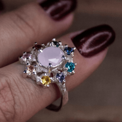 ANEL CROWN QUARTZO ROSA E ZIRCÔNIAS COLORIDAS PRATA 925