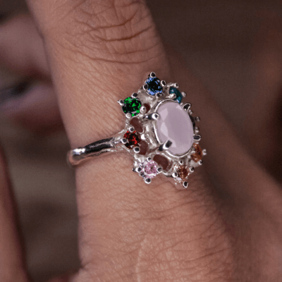 ANEL CROWN QUARTZO ROSA E ZIRCÔNIAS COLORIDAS PRATA 925