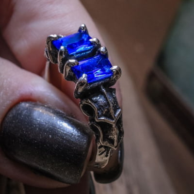 ANEL DRAGON STONE ZIRCÔNIA AZUL MARINHO PRATA 950
