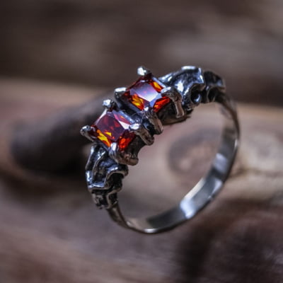 ANEL DRAGON STONE ZIRCÔNIA VERMELHA PRATA 950