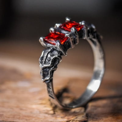 ANEL DRAGON STONE ZIRCÔNIA VERMELHA PRATA 950