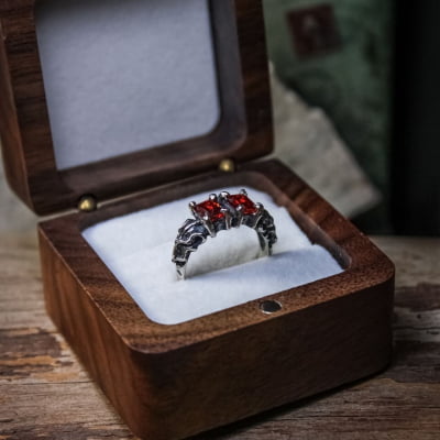 ANEL DRAGON STONE ZIRCÔNIA VERMELHA PRATA 950