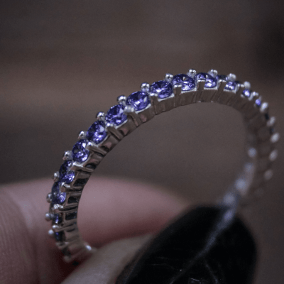 ANEL ETERNITY ZIRCÔNIA ROXA PRATA 925