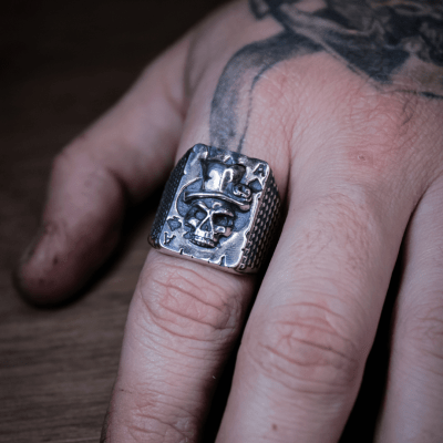ANEL SINETE SKULL ACE PRATA 925