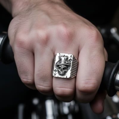 Skull Ace – Anel Caveira Sinete em Prata 925
