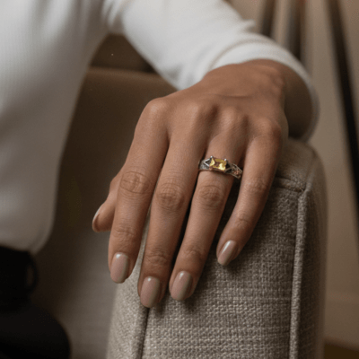 ASGARD – ANEL NÓRDICO EM PRATA 925 COM ZIRCÔNIA CHAMPAGNE