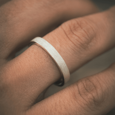 Bloom – Anel com Textura Diamantada em Prata 925