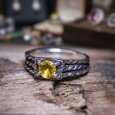 BONNY — Anel em Prata 925 com Zircônia Amarela