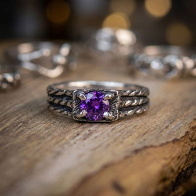 BONNY — Anel em Prata 925 com Zircônia Roxa