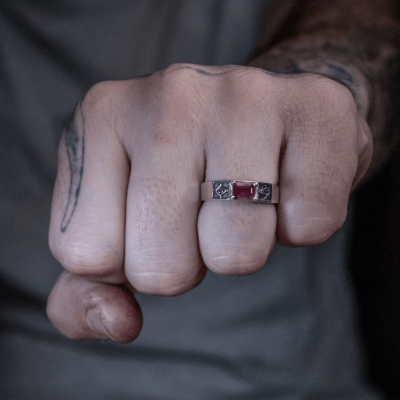 EDIÇÃO LIMITADA PEDRA PRECIOSA RUBI ANEL SINETE MASCULINO MAÇONARIA ESQUADRO E COMPASSO PRATA 925