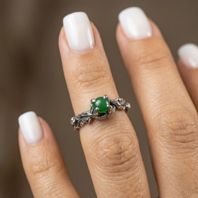 Anel Wood Moon em Prata 925 com Jade Verde Natural – Edição Limitada