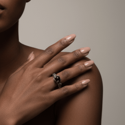 Anel Wood Moon em Prata 925 com Ônix Natural – Edição Limitada