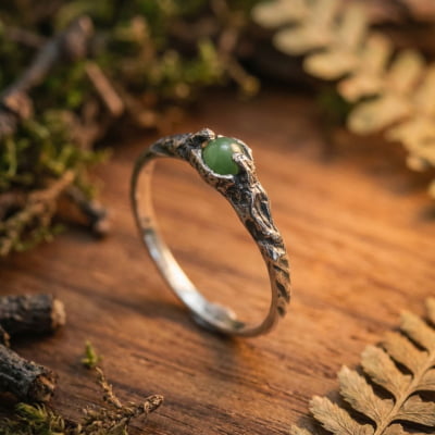 Solitário Magma em Prata 925 com Jade Verde Natural – Edição Limitada