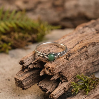 Solitário Magma em Prata 925 com Jade Verde Natural – Edição Limitada