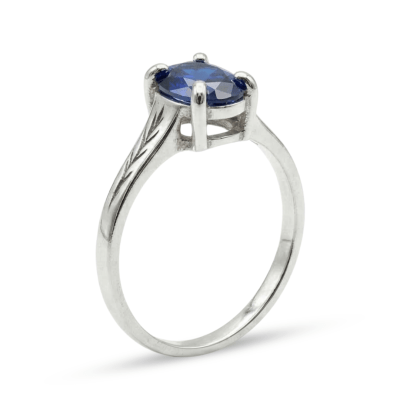 Essência - Anel Solitário Artesanal em Prata 925 com Zircônia Azul Safira