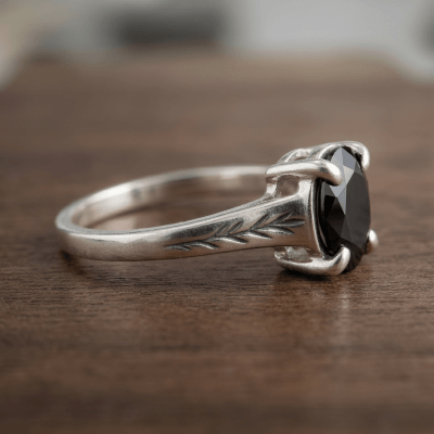 Essência - Anel Solitário Artesanal em Prata 925 com Zircônia Preta