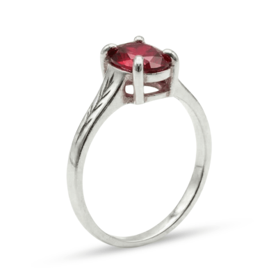 Essência - Anel Solitário Artesanal em Prata 925 com Zircônia vermelha