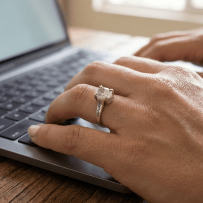 Essência - Anel Solitário Artesanal em Prata 925