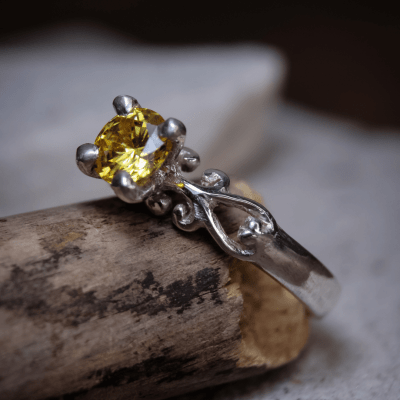 Solitário Frigg em Prata 925 com Zircônia amarela – Joia Artesanal Maktub Pratas