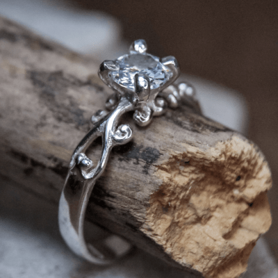 Solitário Frigg em Prata 925 com Zircônia Transparente – Joia Artesanal Maktub Pratas