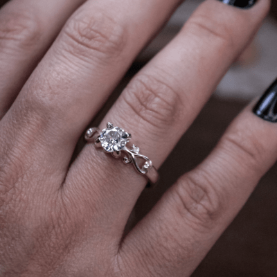 Solitário Frigg em Prata 925 com Zircônia Transparente – Joia Artesanal Maktub Pratas