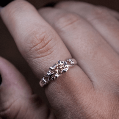 Solitário Frigg em Prata 925 com Zircônia champagne – Joia Artesanal Maktub Pratas