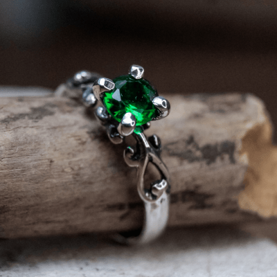 Solitário Frigg em Prata 925 com Zircônia verde – Joia Artesanal Maktub Pratas