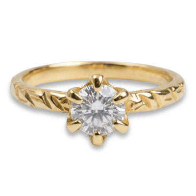 HELGA - ANEL SOLITÁRIO EM OURO AMARELO 18 K COM ZIRCÔNIA BRANCA