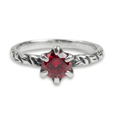 HELGA - ANEL SOLITÁRIO EM PRATA 925 COM ZIRCÔNIA VERMELHA