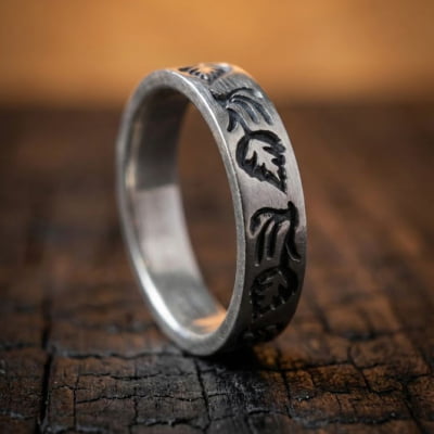 IVY — Anel Folhas em Prata 925 com Oxidação