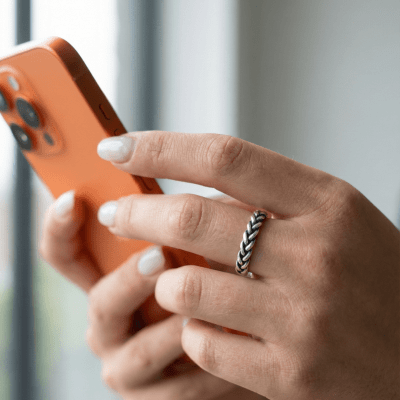 Lume – Anel Trançado Artesanal em Prata 925 com Oxidação nos Detalhes Lume – Anel Trançado Artesanal em Prata 925 com Oxidação nos Detalhes