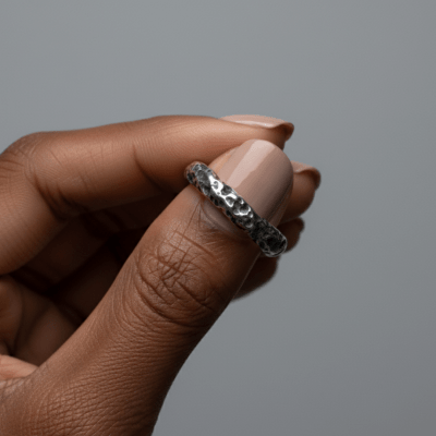 LUNAR – Anel Modelo Fino em Prata 925