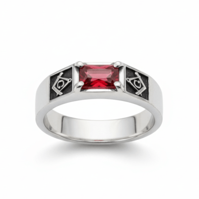 Maçonaria – Anel Sinete Retangular Esquadro e Compasso com Zircônia Vermelha em Prata 925